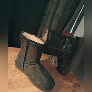 UGG Bling Black Sequin Sherpa Lined Short Boots Kids Size 3